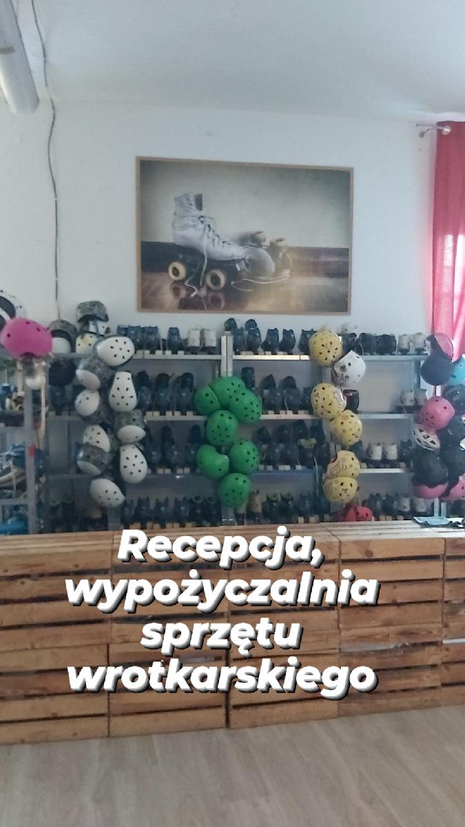 Wrotkarnia, tor wrotkarski, wypożyczalnia...