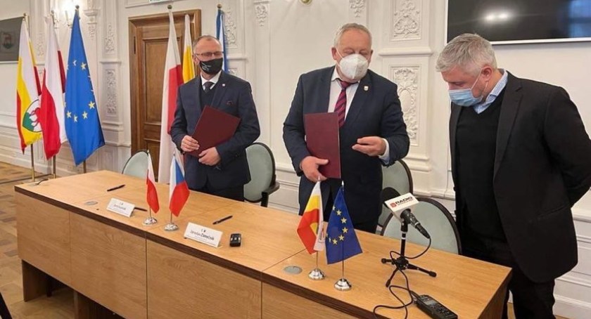jeleniagora.pl 