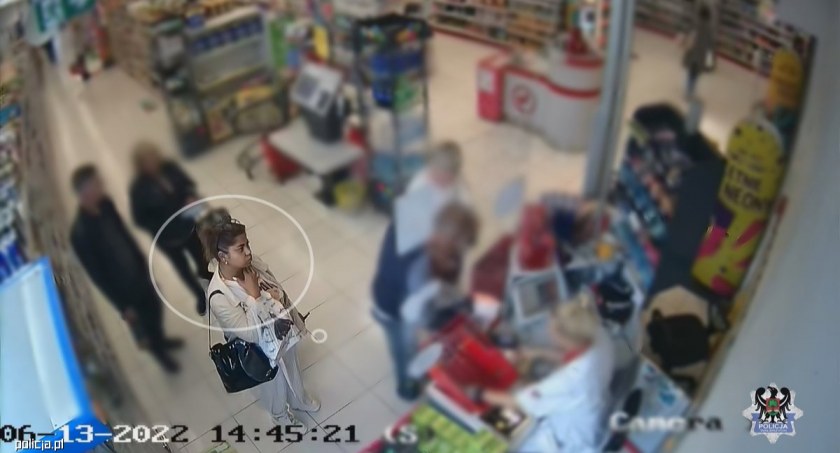 Zdjęcie - poszukiwana oszustka / Policja