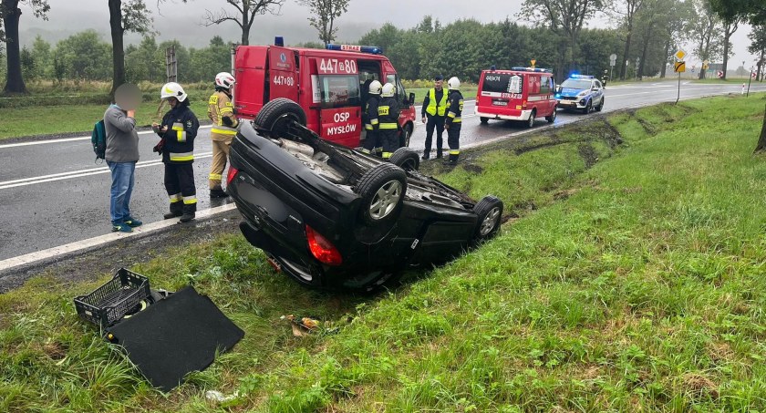 zdjęcie : Dachowanie Peugeota