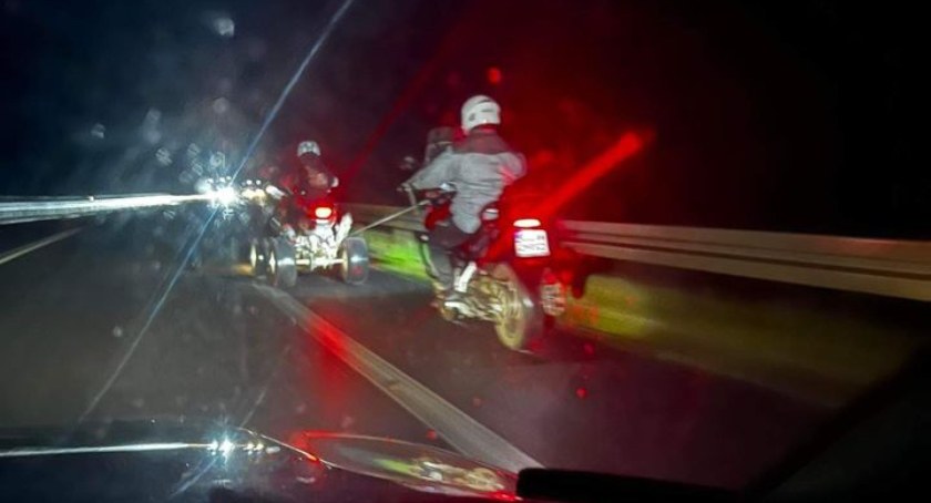 zdjęcie : holowany motocykl