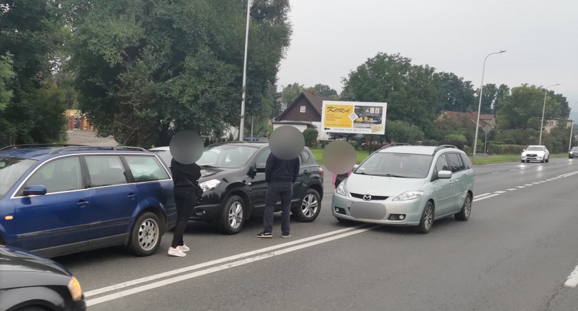 Zdjęcie - zdarzenie drogowe na ulicy Wolności