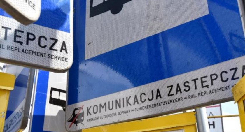 Straż Miejska przegania autobusy kolejowej komunikacji zastępczej