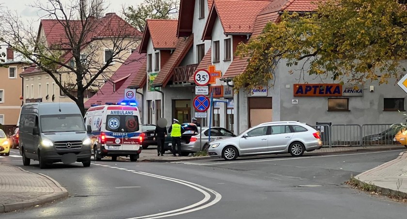 Zdjęcie: Potrącenie pieszej w Sobieszowie