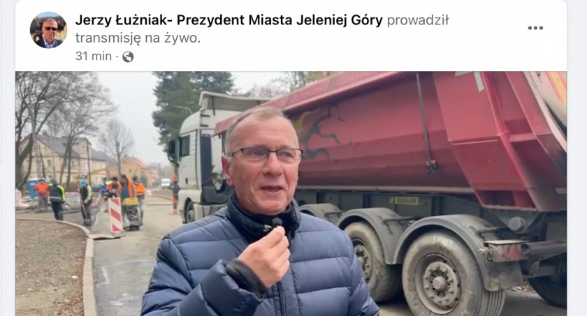 Zdjęcie: Zrzut ekranu z nagrania - Prezydent Miasta Jeleniej Góry Jerzy Łużniak