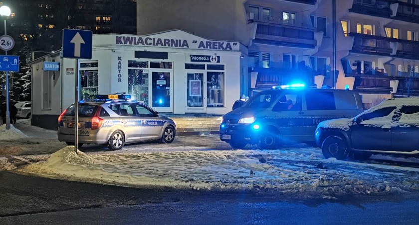 Zaatakował nastolatkę. Trwa policyjna obława