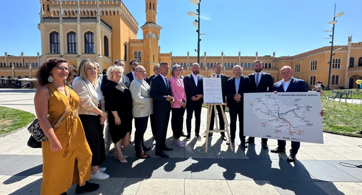 Komunikacja, Bilet Miejski Wrocławiu również Kolejach Dolnośląskich - zdjęcie, fotografia
