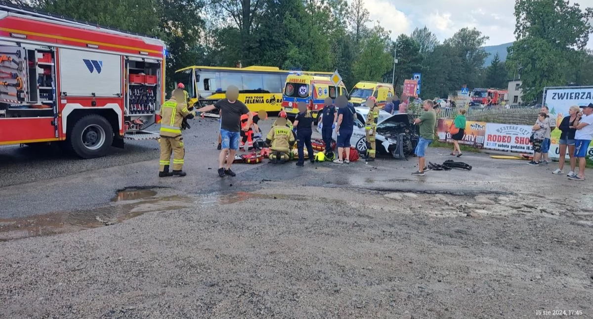 Wypadki drogowe, Sprawcą wypadku Karpaczu kierowca Skody - zdjęcie, fotografia