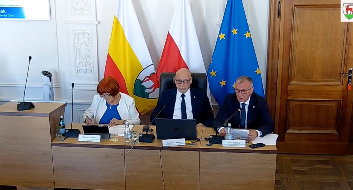 Samorząd, Dziś radni zdecydują dyrektor pogotowia straci pracę - zdjęcie, fotografia