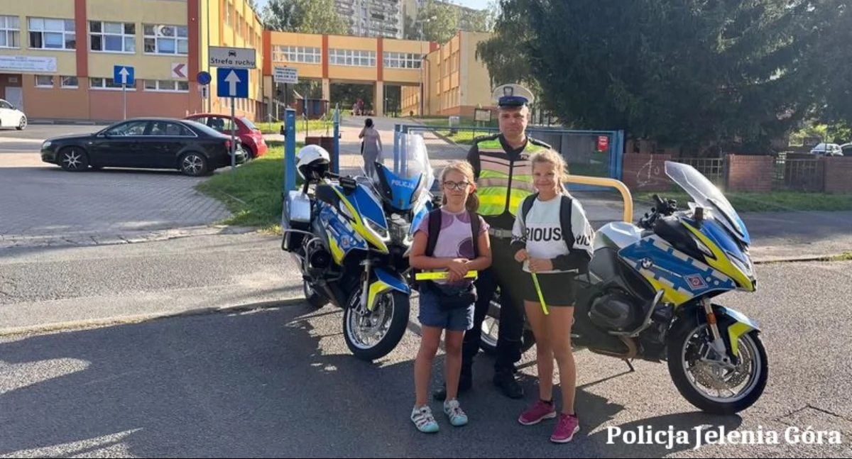 Bezpieczeństwo, Policja jeleniogórskich szkołach - zdjęcie, fotografia