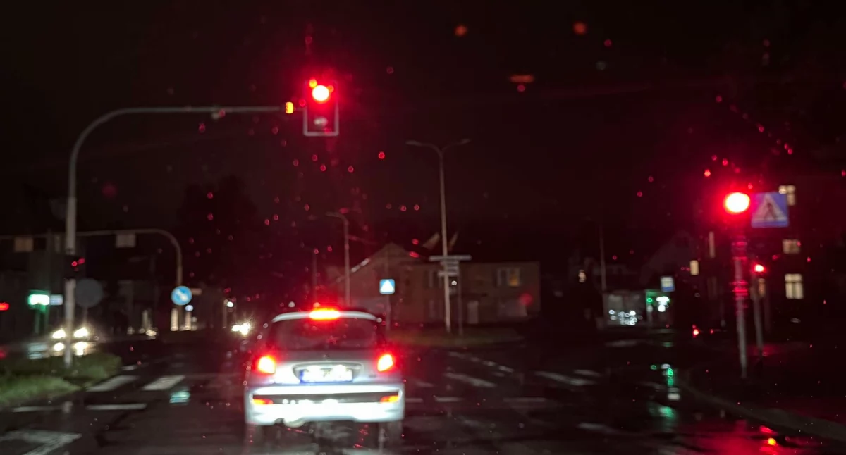 Komunikacja, Autobusy jeżdżą pomimo paraliżu komunikacyjnego mieście Zobacz którędy jedzie Twój autobus - zdjęcie, fotografia