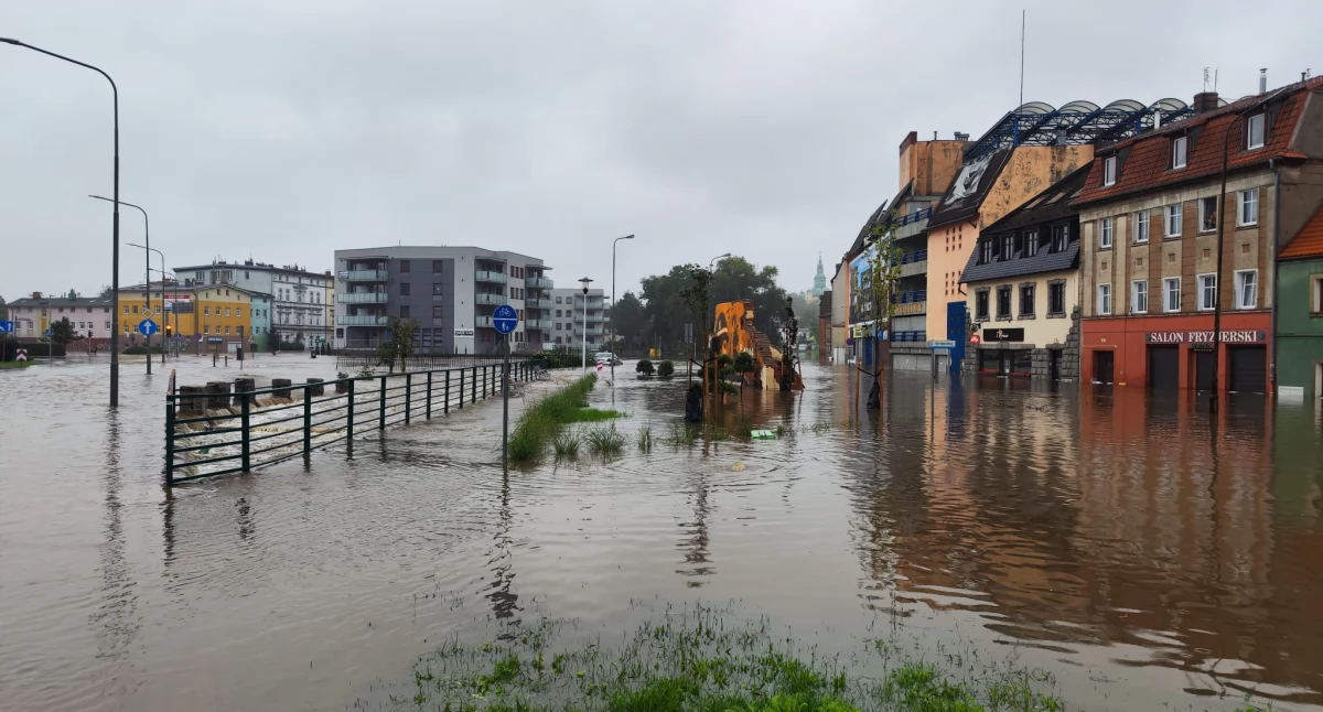 Ważne komunikaty, wszystkich rzekach jeszcze przybędzie - zdjęcie, fotografia
