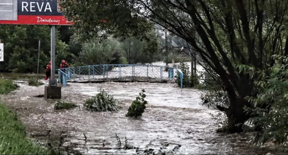 Ważne komunikaty, liczenie strat powiecie karkonoskim - zdjęcie, fotografia