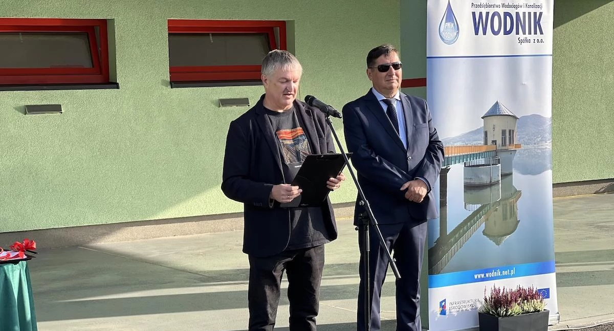 fot. poglądowe - Zbigniew Rzońca na konferencji po modernizacji oczyszczalni ścieków w Jeleniej Górze
