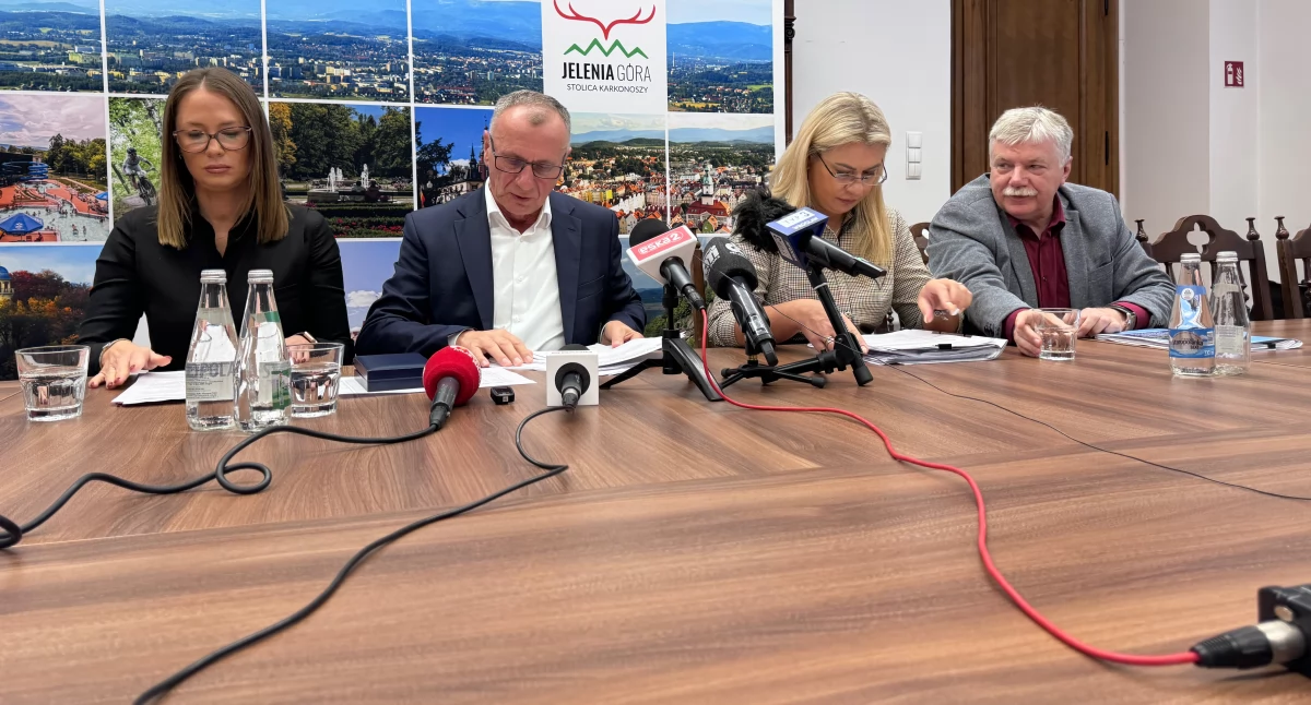 Ważne komunikaty, ponosi winę ogromne straty mieszkańców Jeleniej Góry powodzi - zdjęcie, fotografia