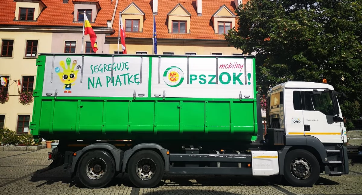 Wydarzenia, Mobilnym PSZOK otrzymasz sadzonki kwiatów zamian elektroodpady - zdjęcie, fotografia