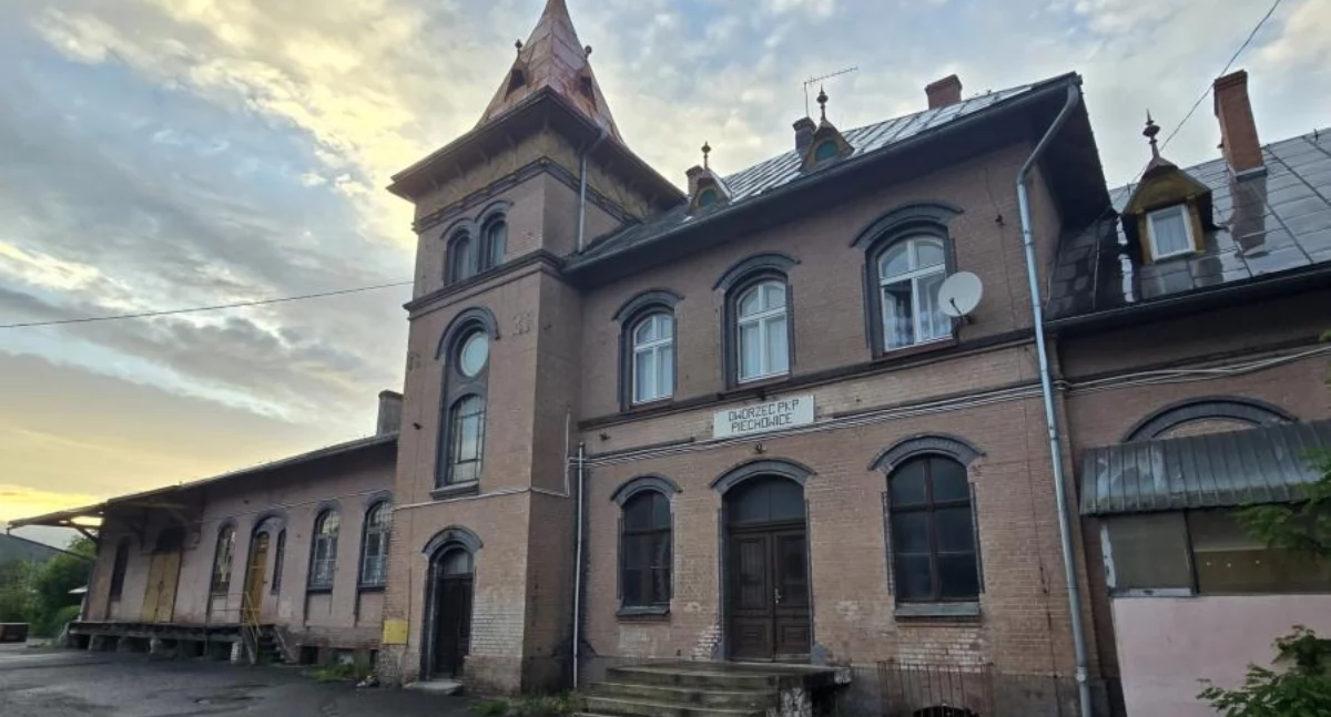 Inwestycje, Piechowicach rozpocznie remont zabytkowego dworca - zdjęcie, fotografia