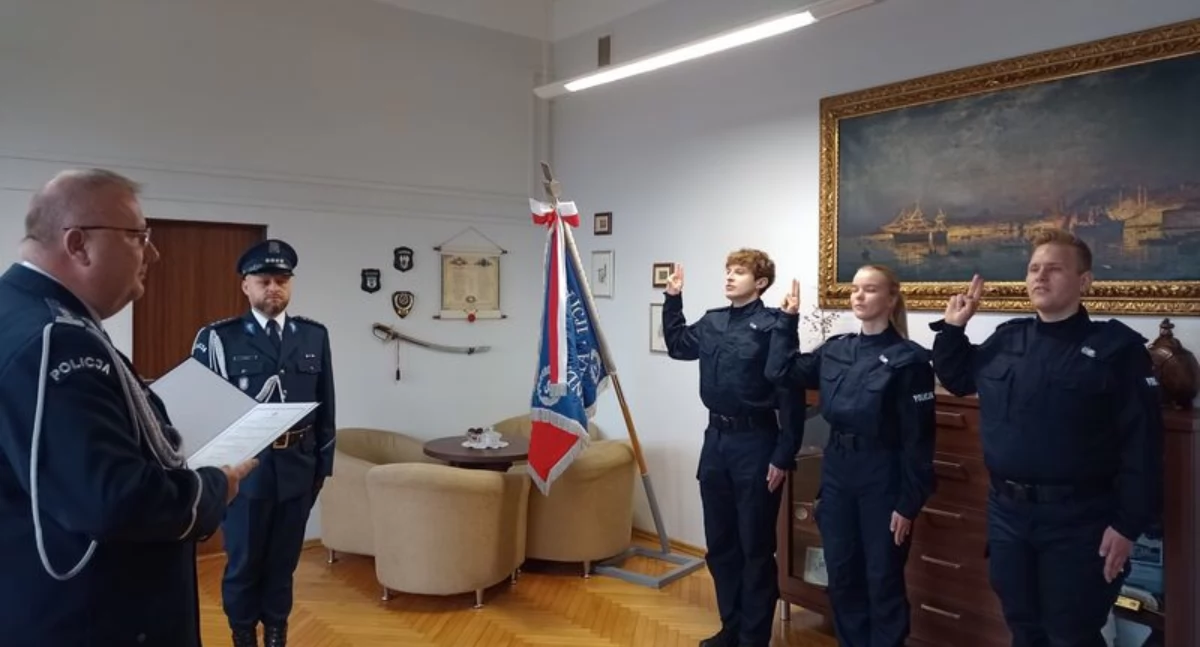 Komunikaty policji, funkcjonariusze szeregach jeleniogórskiej policji - zdjęcie, fotografia