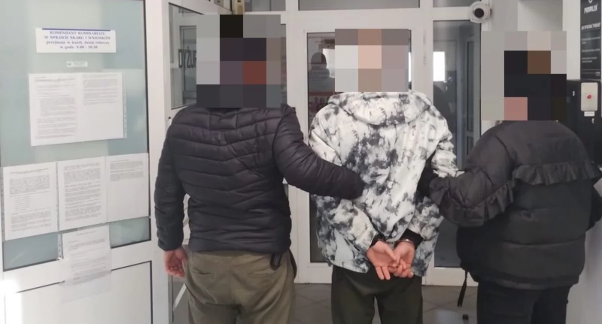 Kradzież, Złodziej okradł lekcyjne jednej jeleniogórskich szkół - zdjęcie, fotografia