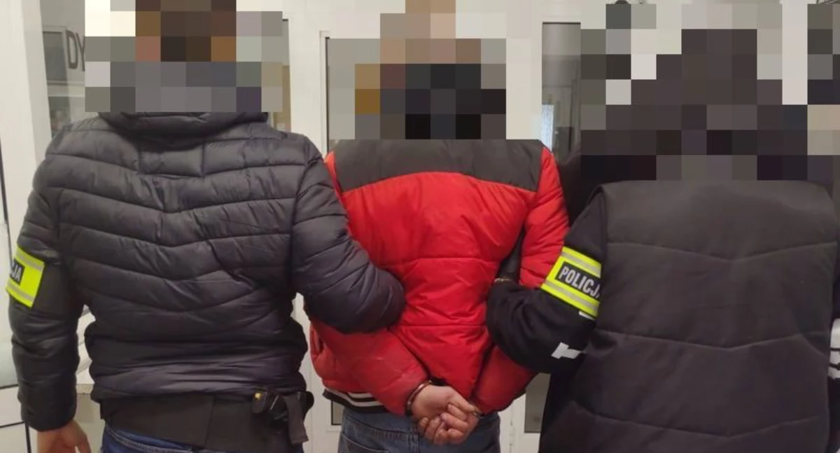 Kradzież, letni złodziej został zamknięty pomieszczeniu które akurat okradał - zdjęcie, fotografia