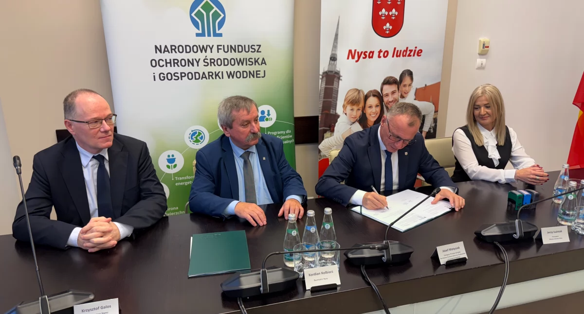 Samorząd, Miasto otrzymało dofinansowanie wykonanie odwiertu wodę termalną - zdjęcie, fotografia