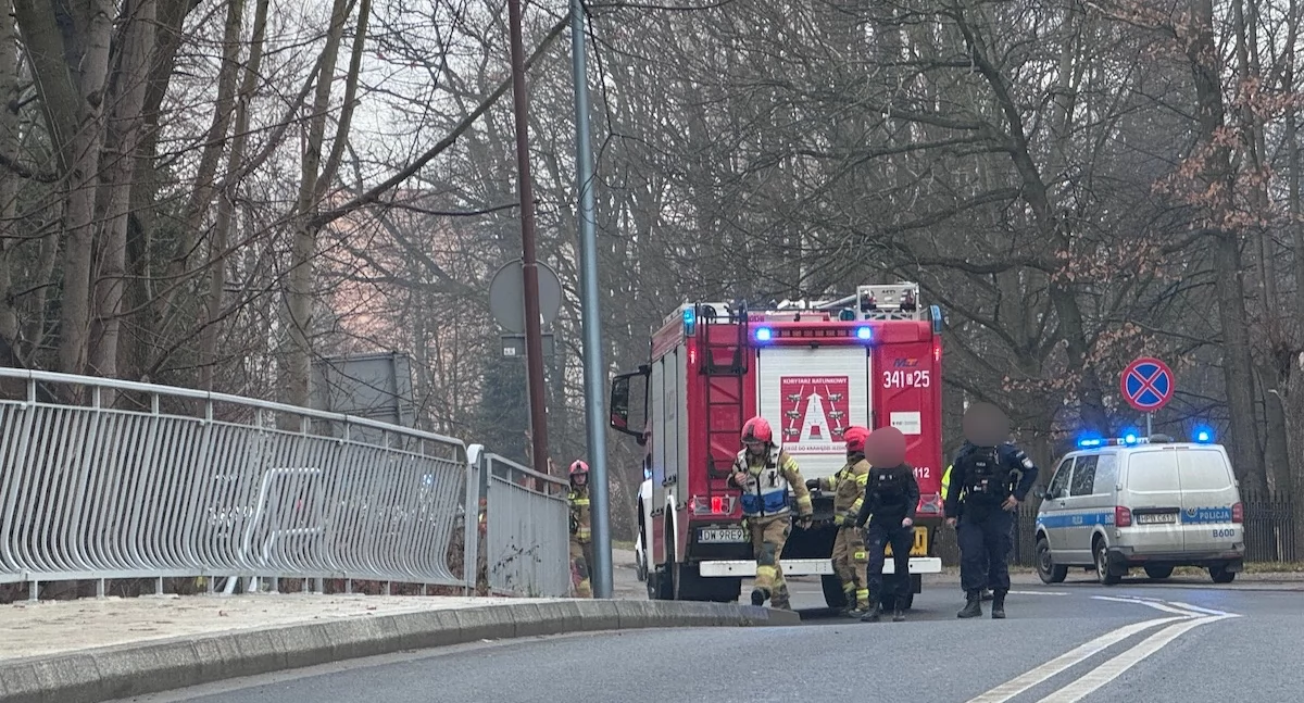 Interwencje, Cieplice Służby przyjechały zgłoszenie wybuchu - zdjęcie, fotografia