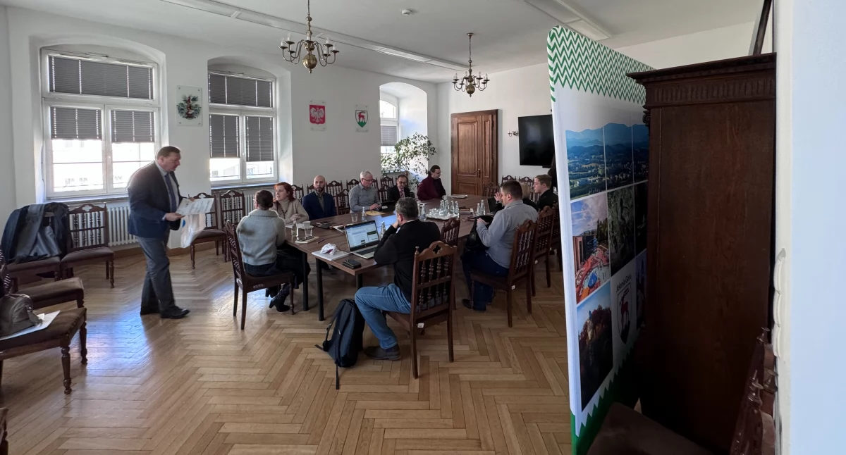 Samorząd, Priorytety drogowe regionie Ważne spotkanie jeleniogórskim Ratuszu - zdjęcie, fotografia