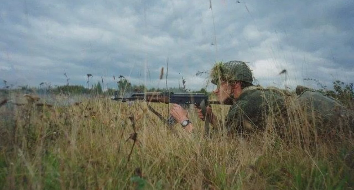 Bezpieczeństwo, Polska powinna przywrócić obowiązkową służbę wojskową - zdjęcie, fotografia