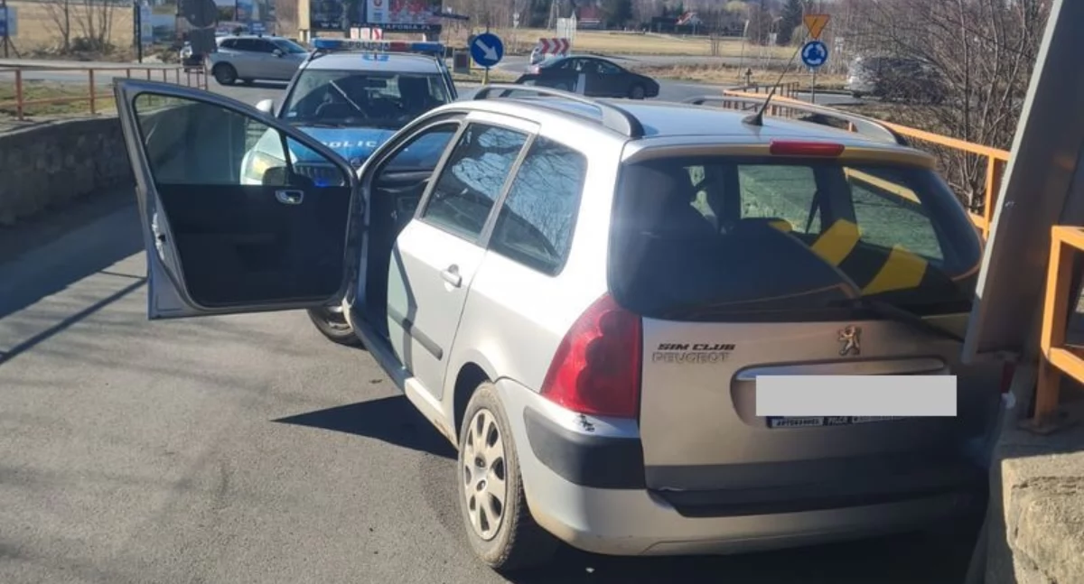 Kronika Kryminalna, Pijany kierowca uciekał przed policją Pościg zakończył kolizją - zdjęcie, fotografia