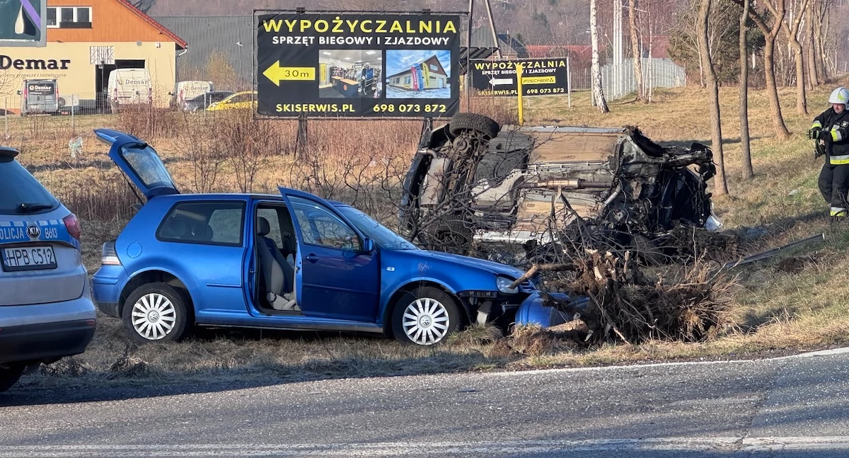 Wypadki drogowe, Utrudnienia Piechowicach wypadku udziałem dwóch pojazdów - zdjęcie, fotografia