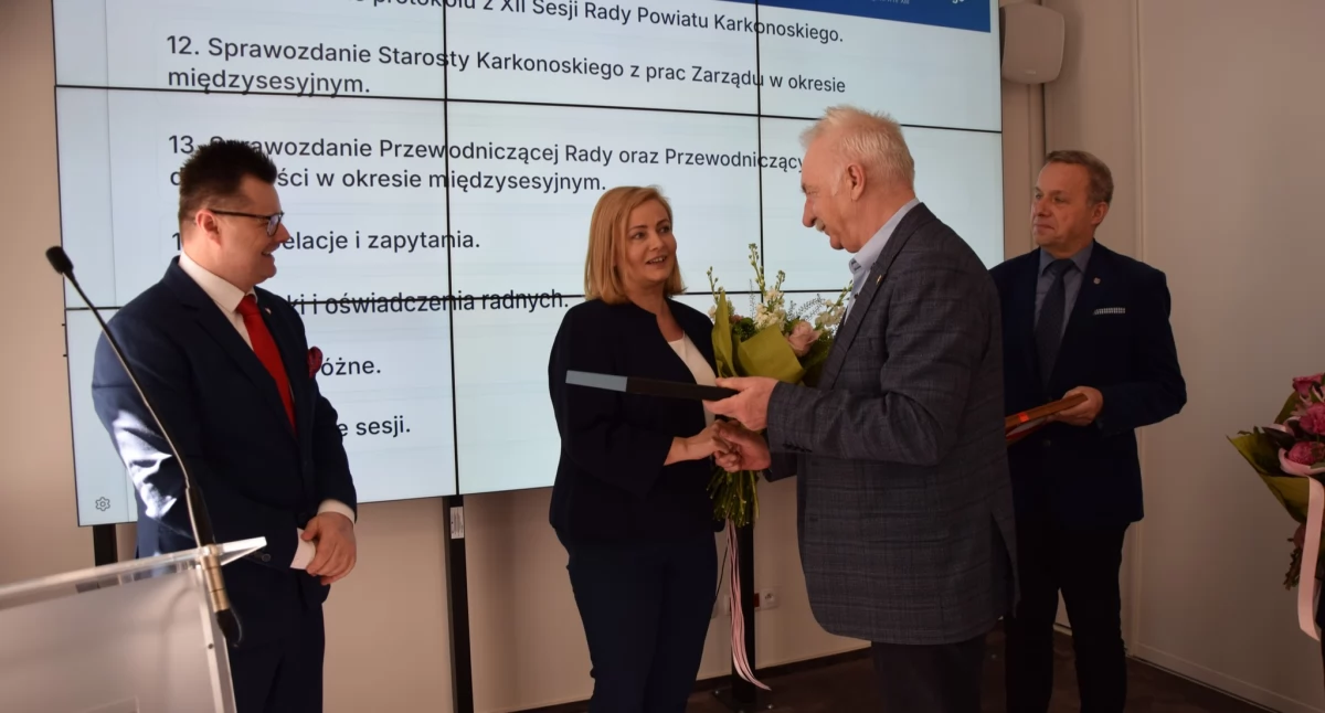 Samorząd, Pożegnanie Przewodniczącej Powiatu Karkonoskiego Edyta Bielecka składa rezygnację - zdjęcie, fotografia