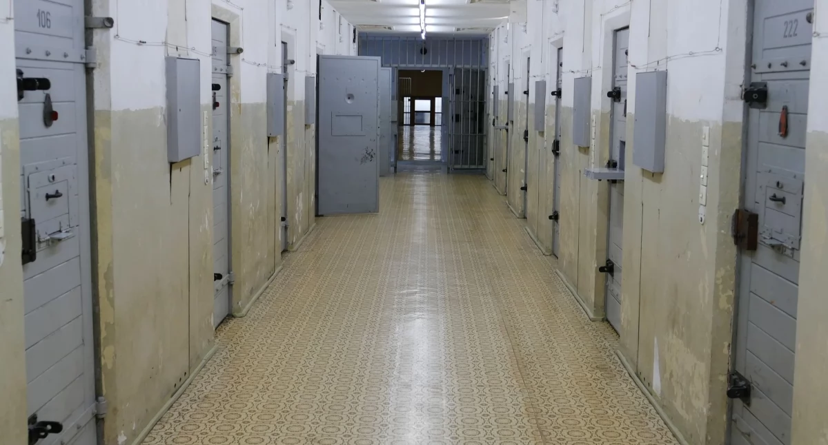 Kronika Kryminalna, Awantura telefon zakończona… zaległym pobytem kratkami - zdjęcie, fotografia