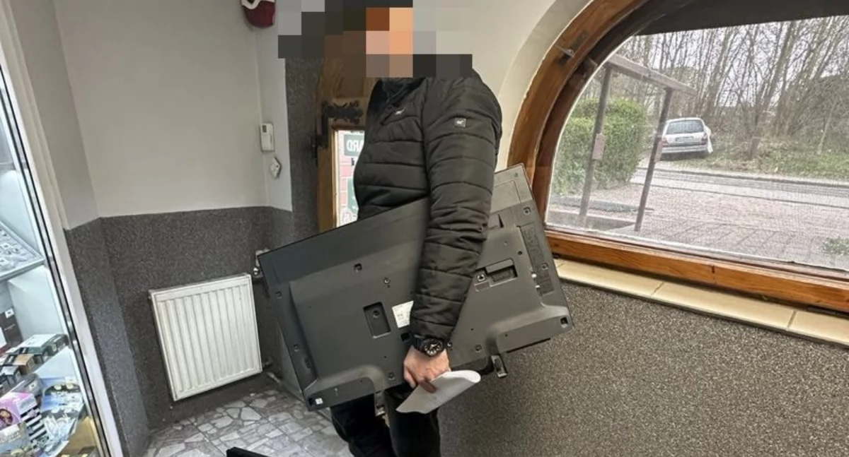 Kradzież, Wnuczek okradł swoją babcię czyny swoim sumieniu - zdjęcie, fotografia