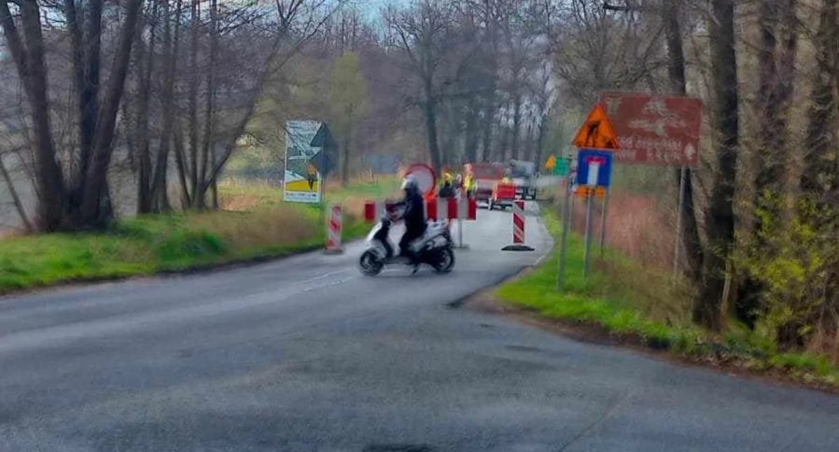 Utrudnienia w ruchu, Zamknięta droga Cieplic Podgórzyna Rozpoczął remont - zdjęcie, fotografia