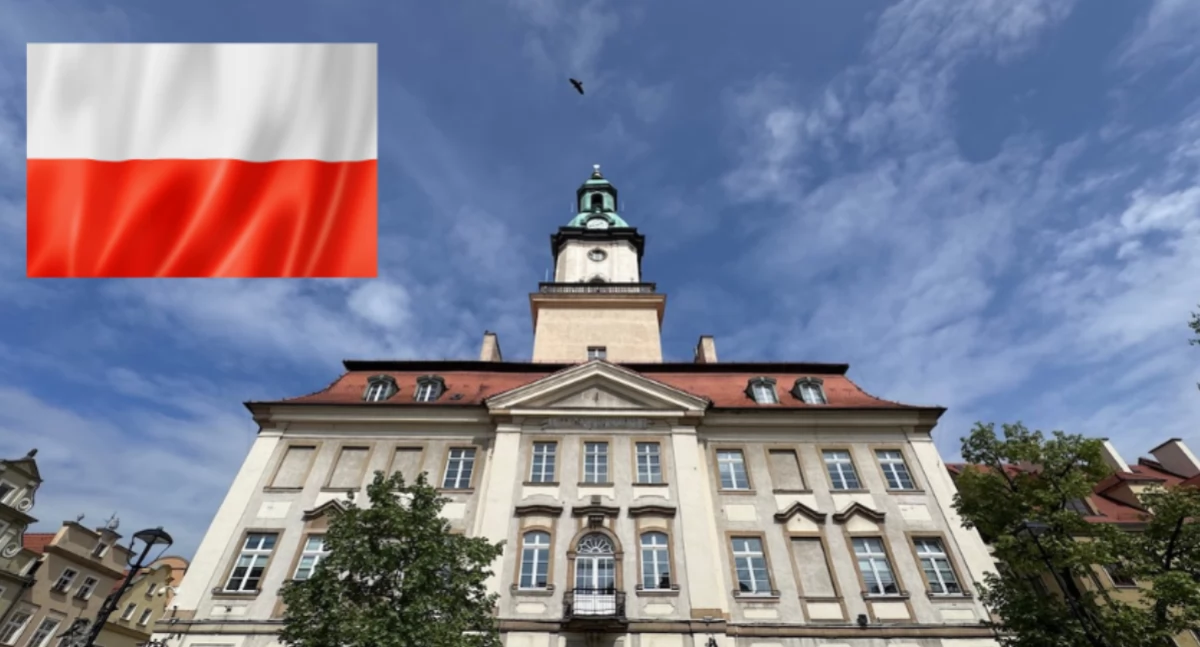 Ważne komunikaty, Jelenia Góra będzie biało czerwona Miasto rozdaje flagi mieszkańcom - zdjęcie, fotografia