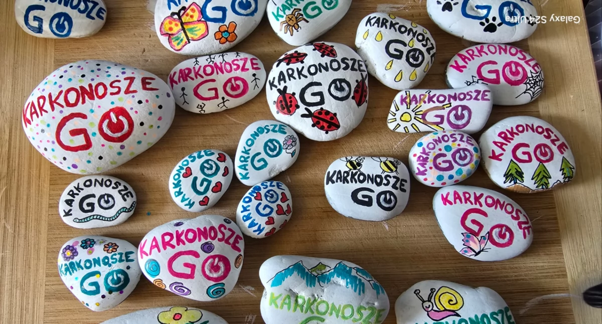 Turystyka, Kamyczki Wędrowniczki Karkonoszy ruszają świat dołącz zabawy Karkonosze - zdjęcie, fotografia