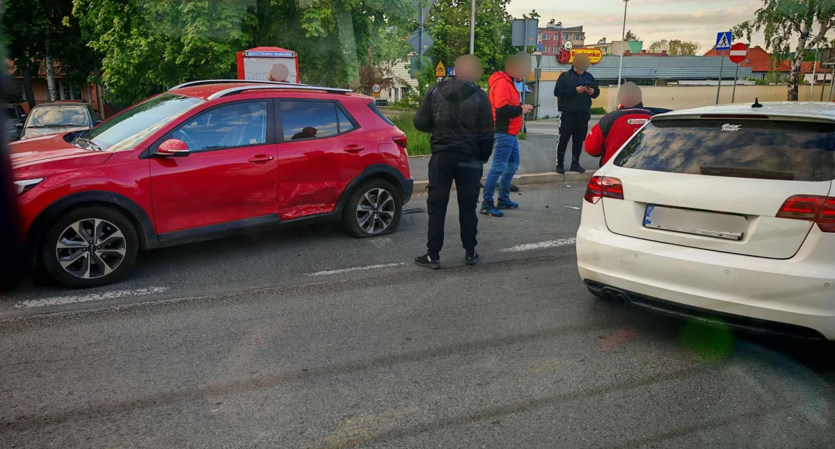 Wypadki drogowe, Kolejne zderzenie zmianie organizacji ruchu - zdjęcie, fotografia