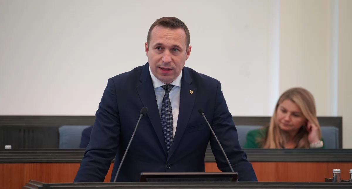 Samorząd, Zarząd Województwa Dolnośląskiego absolutorium skuteczne zarządzanie budżetem inwestycje przyszłość regionu - zdjęcie, fotografia