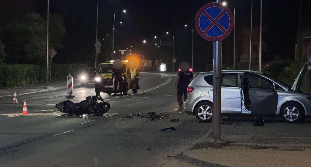 Wypadki drogowe, Wypadek udziałem motocyklisty ulicy Wolności - zdjęcie, fotografia