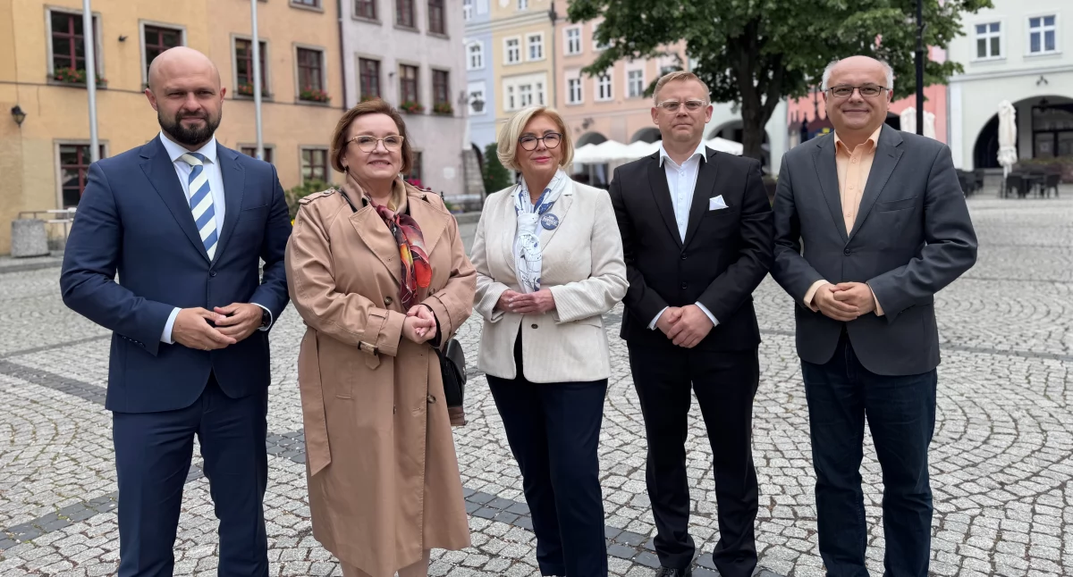 Ważne komunikaty, Prawo Sprawiedliwość przed wyborami Politycy namawiają głosowania Nawrockiego - zdjęcie, fotografia