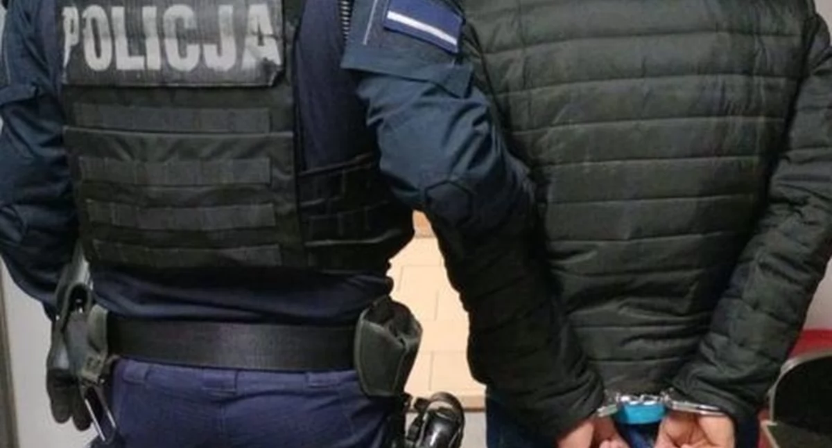 Absurdy, frustracji wybił szybę drzwiach Dziwne zakończenie spotkania towarzyskiego - zdjęcie, fotografia