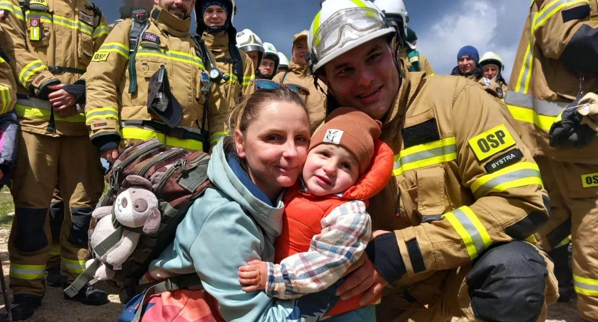 Ludzie, Kazik zdobył Śnieżnik cała Polska Wzruszający triumf serca przeciwnościami - zdjęcie, fotografia