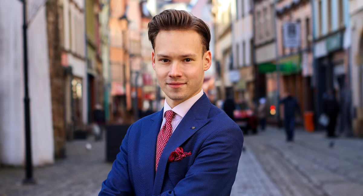 Ludzie, Kamil Gabriel Janic Konfederacja komentuje wynik wyborów - zdjęcie, fotografia