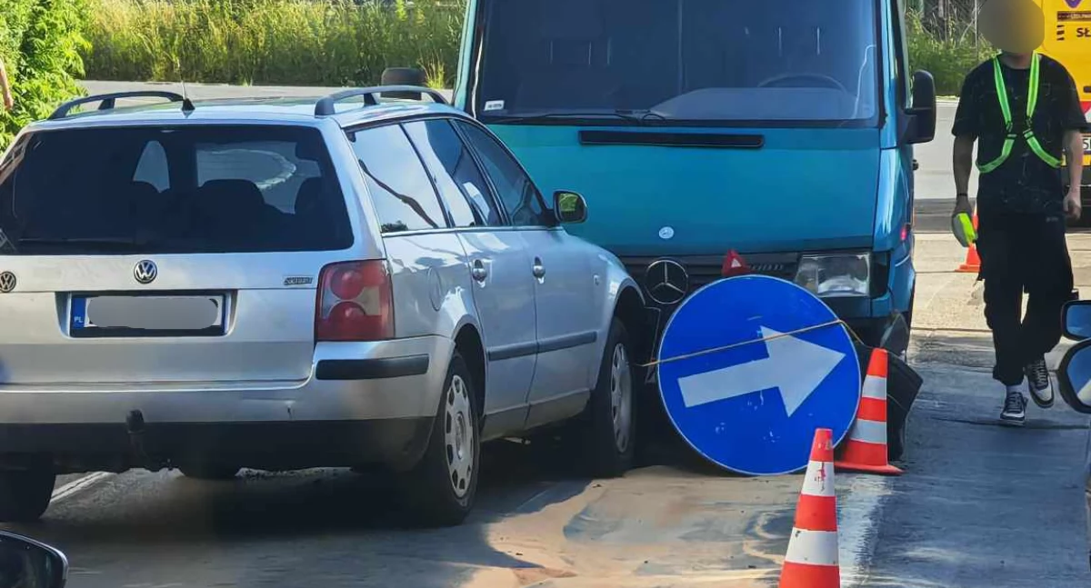 Wypadki drogowe, Zjechał przeciwny doprowadził czołowego zderzenia - zdjęcie, fotografia