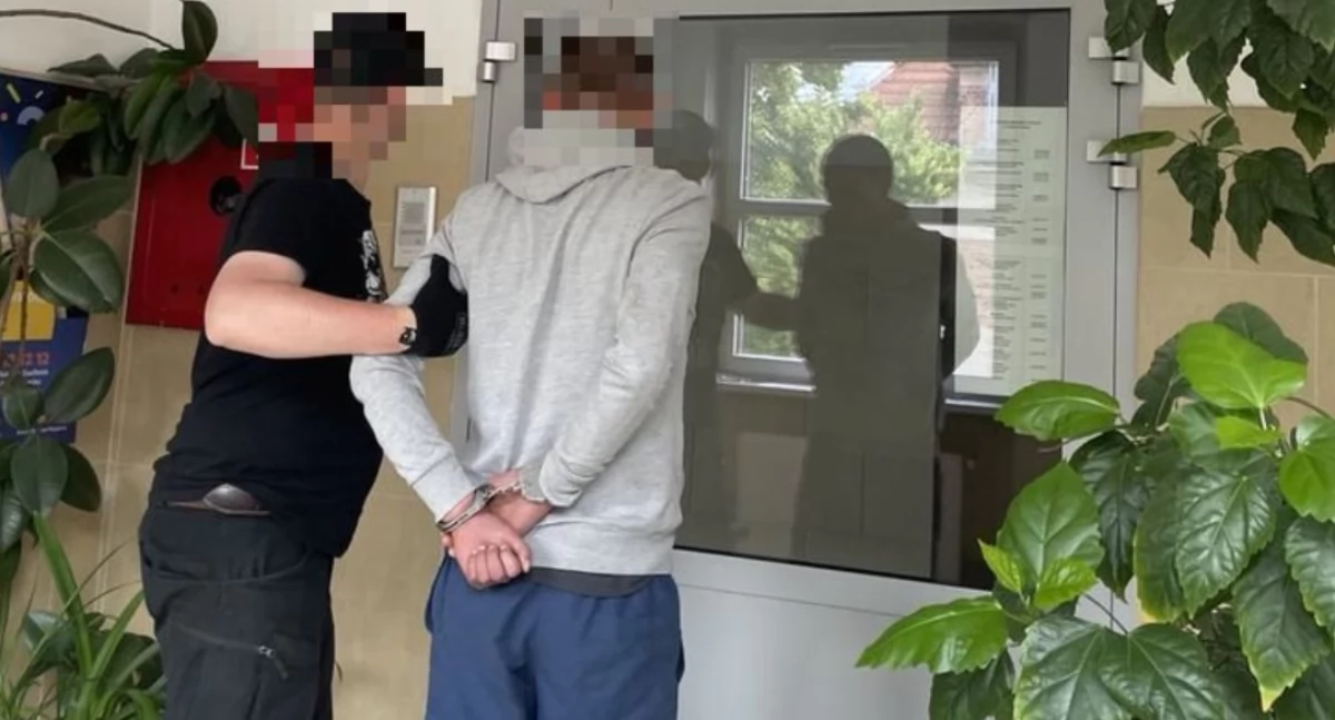 Komunikaty policji, Zatrzymano sprawcę kradzieży defibrylatora Jeleniej Górze - zdjęcie, fotografia