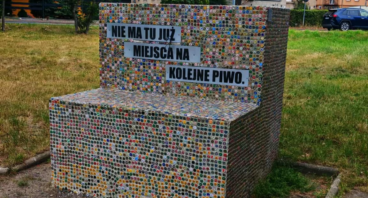 Ważne komunikaty, miejsca kolejne Instalacja artystyczna manifestem młodzieży - zdjęcie, fotografia
