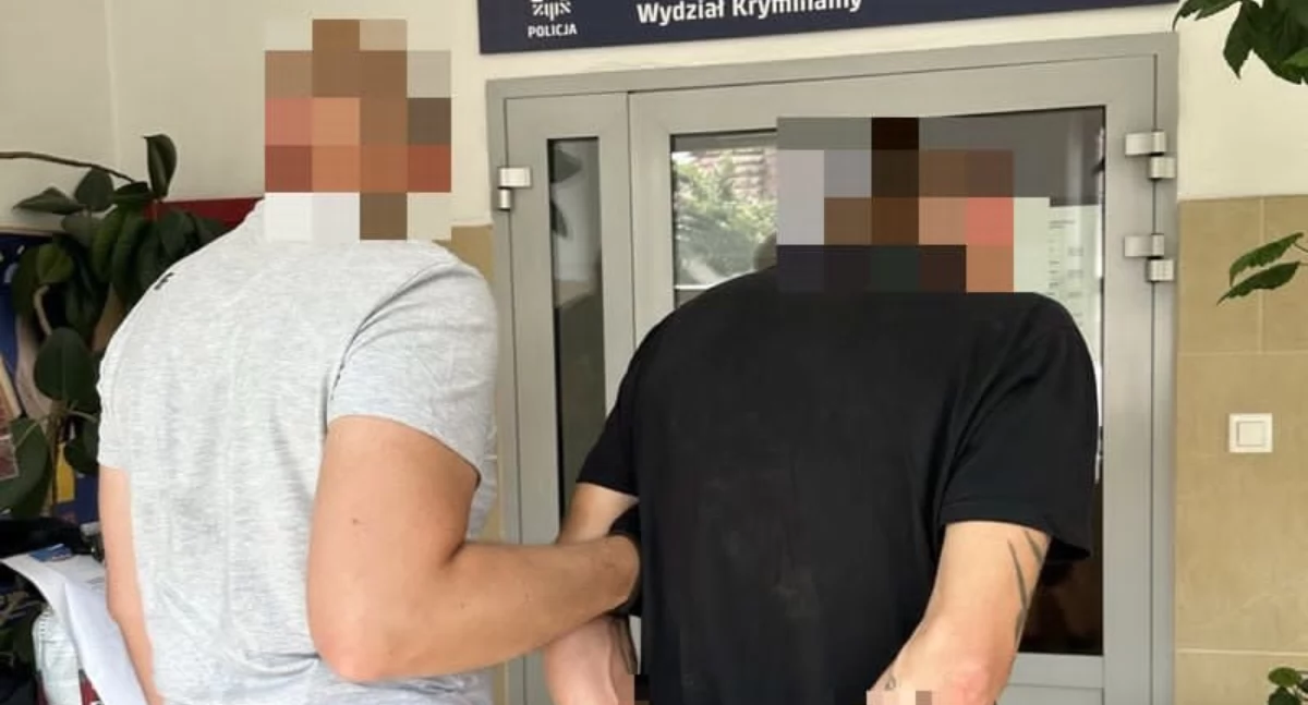 Komunikaty policji, Zatrzymano latka Miał nielegalną broń narkotyki - zdjęcie, fotografia