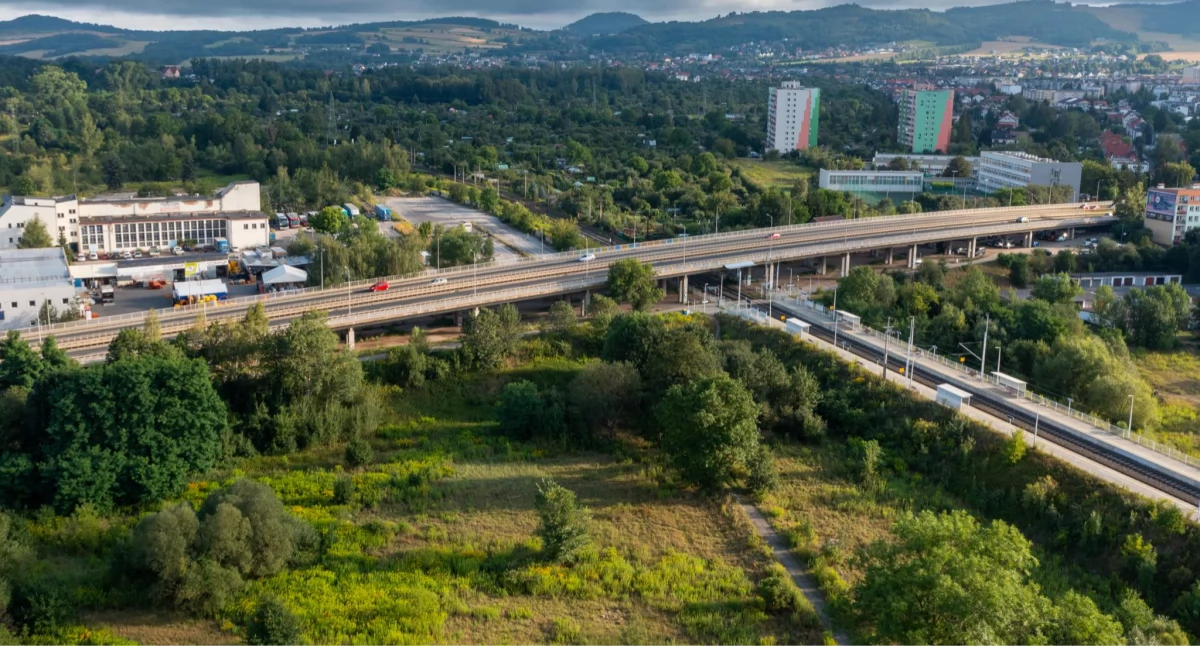 Komunikacja, Jelenia Góra Wymiana nawierzchni wiadukcie ciągu Pawła - zdjęcie, fotografia
