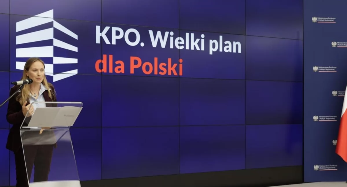 Absurdy, lupą Rozwój kraju festiwal grantowej fantazji - zdjęcie, fotografia