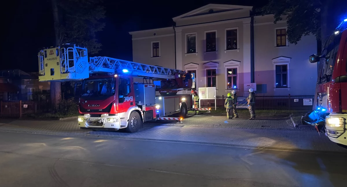Interwencje, Nocna interwencja straży pożarnej cieplickim przedszkolu - zdjęcie, fotografia
